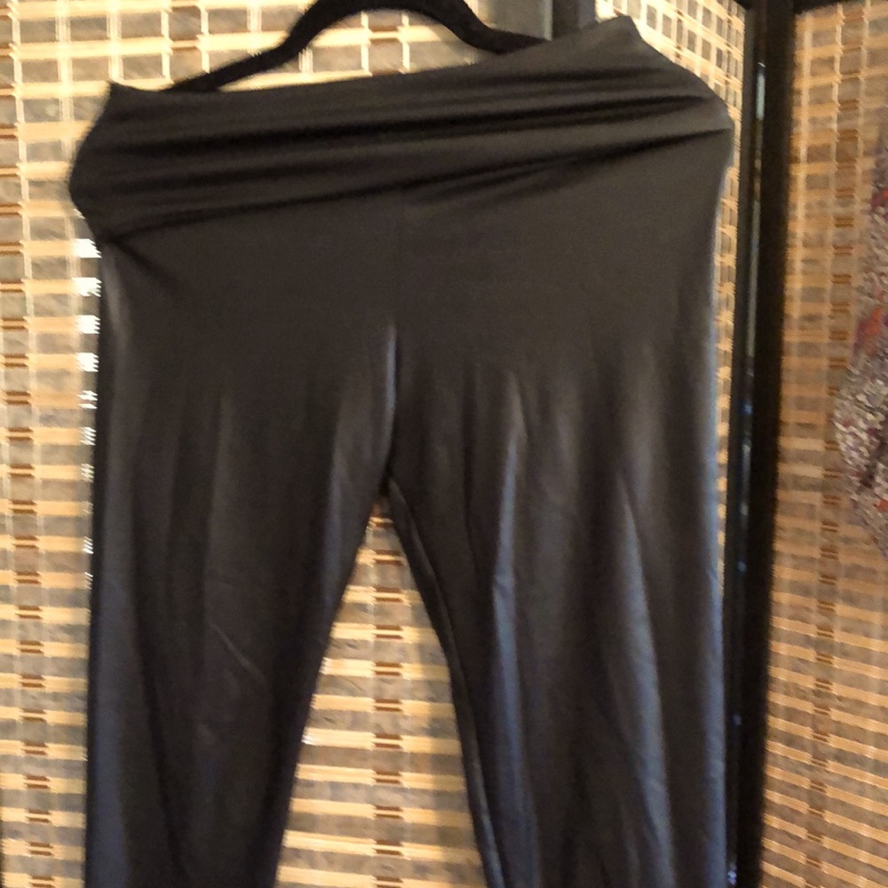 Faux leather leggings, black.